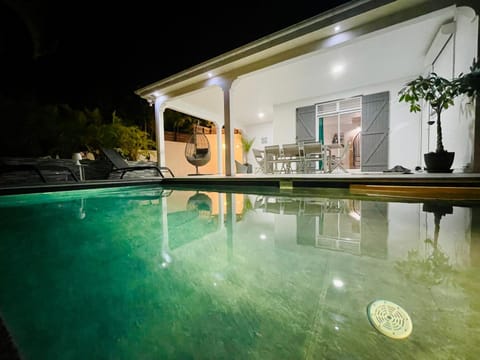 Villa Tropical Paradise avec piscine, 4 chambres Moradia in Grande-Terre, Guadeloupe