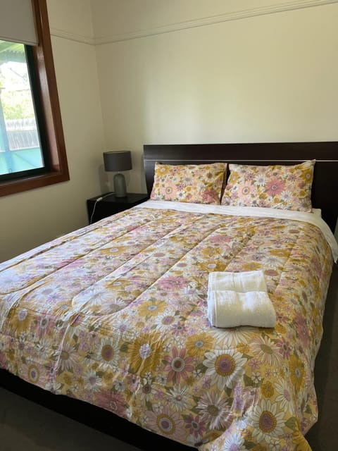 Cheerful 2 bedroom house with a beautiful veranda Casa in Geelong