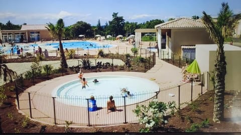 Swimming pool, children