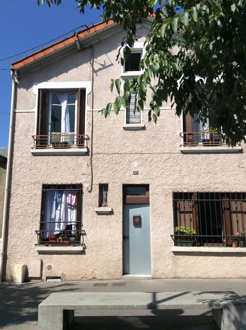 Rose Bed and Breakfast in Vitry-sur-Seine