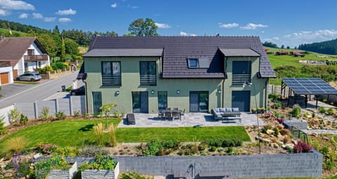 Property building, Bird's eye view, Garden