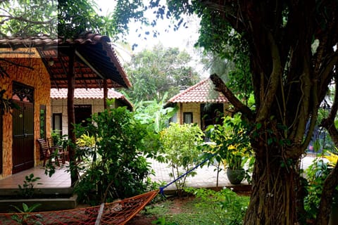 Maple Leaf Resort Hotel in Negombo