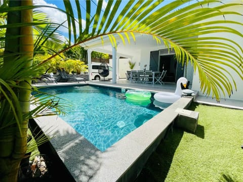 Villas TROPICAL & EXOTIC, 6 chambres avec 2 piscines Villa in Grande-Terre, Guadeloupe