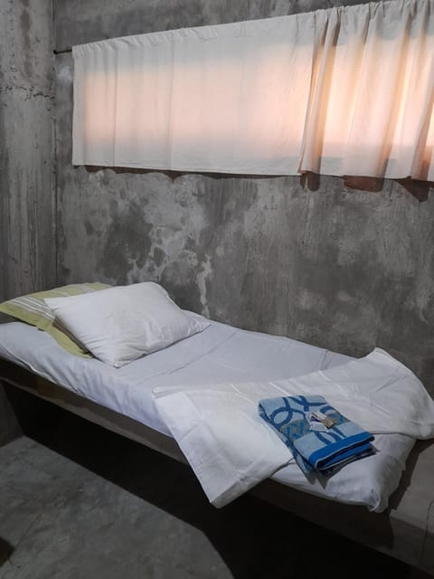 DUMA HOSTEL Bed and Breakfast in Dumaguete