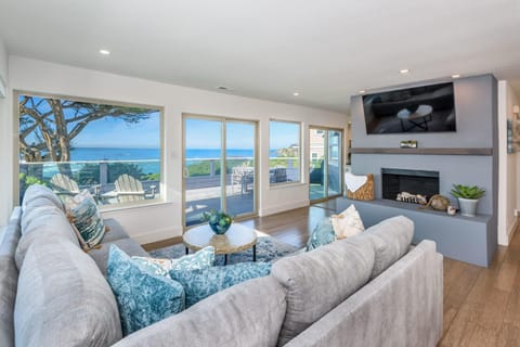 Oceanfront Home Retreat w Breathtaking Views of Fitzgerald Marine Reserve Casa in Montara