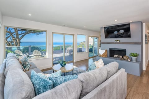 Oceanfront Home Retreat w Breathtaking Views of Fitzgerald Marine Reserve Maison in Montara