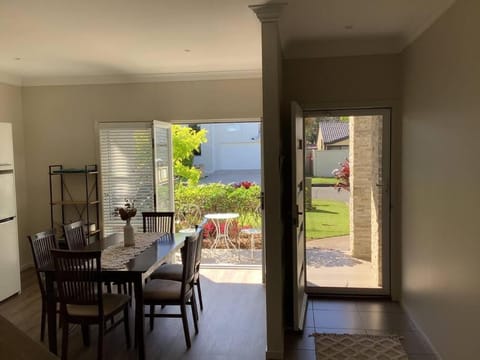 Patio, Dining area