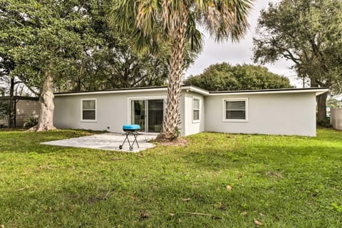 Charming Florida Home, Half-Mile to Beach! House in Jacksonville Beach
