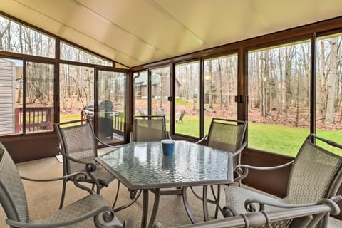 Poconos Cabin Near Hickory Run State Park House in Tunkhannock Township