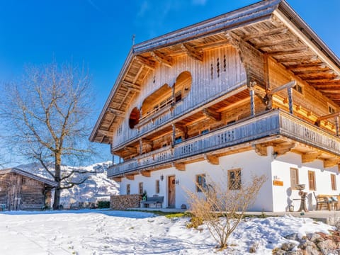 Property building, Winter