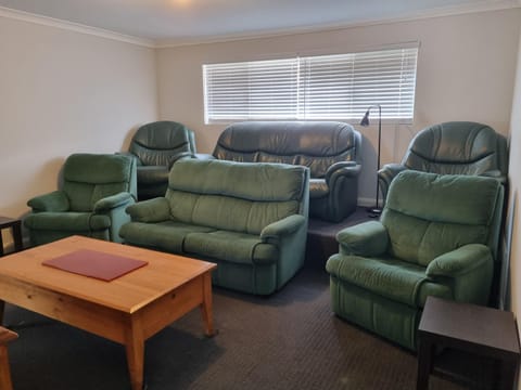 Busselton Broadwater Holiday Home House in Busselton