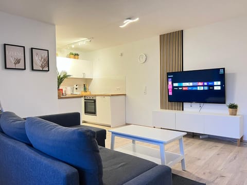 Communal lounge/ TV room, TV and multimedia, Kitchen or kitchenette, Living room