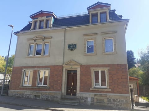 Zimmervermietung Abir Bed and Breakfast in Freital