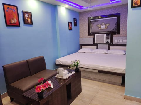 Hotel O.P.S Hotel in Kolkata