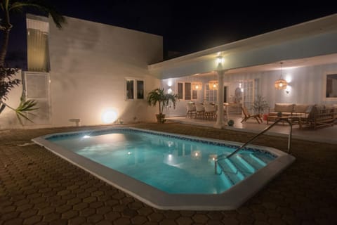 NEW ! Cozy Casa Casa in Oranjestad