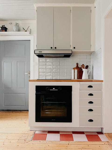 Kitchen or kitchenette, stove