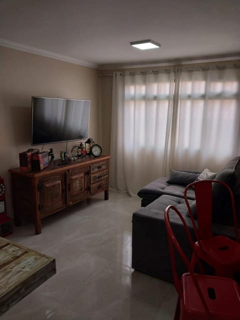 TV and multimedia, Living room, Seating area, Evening entertainment