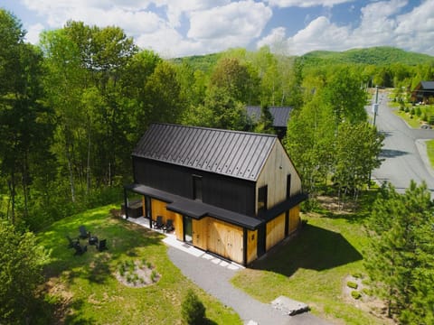 Snohaus 9 - Scandinavian Mountain Chalet Chalet in Mont-Tremblant