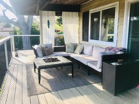 Patio, View (from property/room), Balcony/Terrace, Seating area