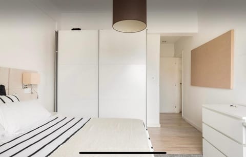 Quarto WC Privativo em apartamento partilhado por outros hóspedes Vacation rental in Lisbon