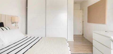 Quarto WC Privativo em apartamento partilhado por outros hóspedes Vacation rental in Lisbon