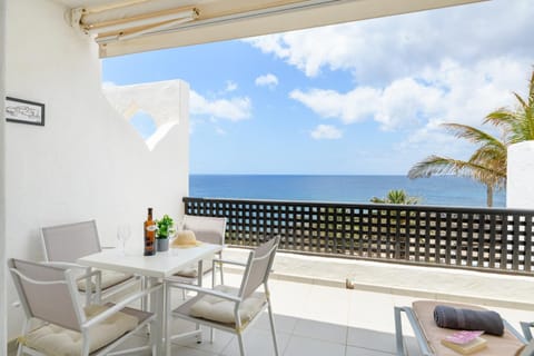 Day, View (from property/room), Balcony/Terrace, Dining area, Sea view