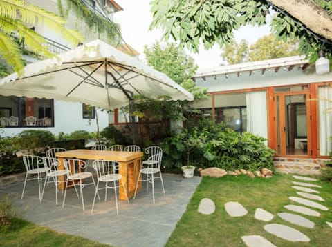 Garden, Dining area, Garden view