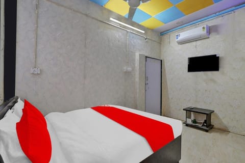 POP Hotel Dk Guest House Hotel in Ahmedabad