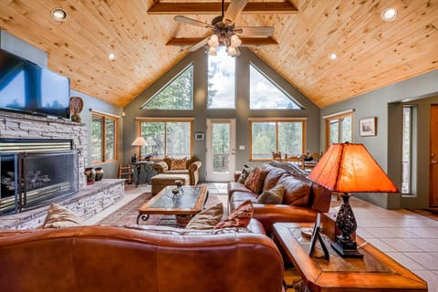 Merz Mountain Hideaway House in Angel Fire