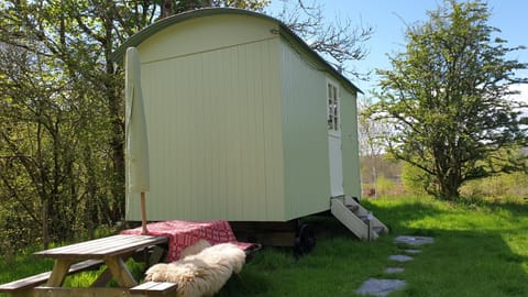 Snowdonia Shepherds' Huts Nature lodge in Bro Garmon