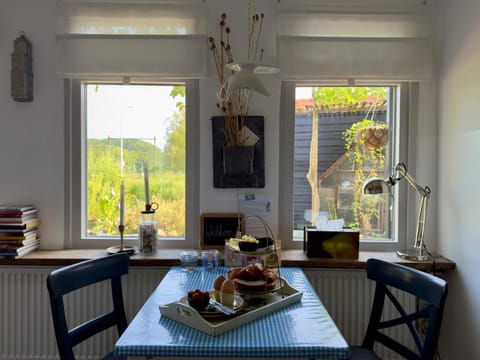 Dining area, Breakfast