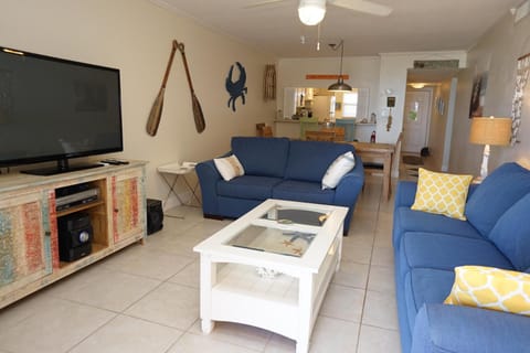 WOW! Updated Oceanfront, Pool Front Spanish Main Condo 45! House in Seacrest Beach