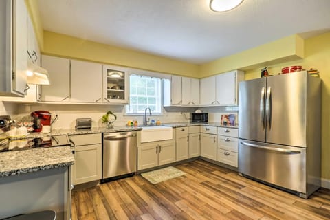 Pet-Friendly Wilmington Home about 5 Mi to Beach! House in Wilmington