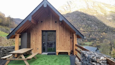 Property building, Patio, Mountain view