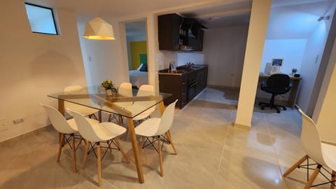 Kitchen or kitchenette, Seating area, Dining area