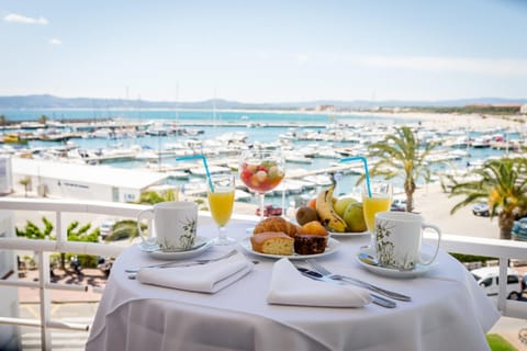 Balcony/Terrace, Sea view, Breakfast, Buffet breakfast