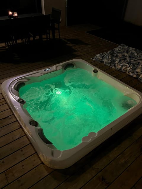 Maison T4 Climatisée avec Jacuzzi à Lagord House in La Rochelle