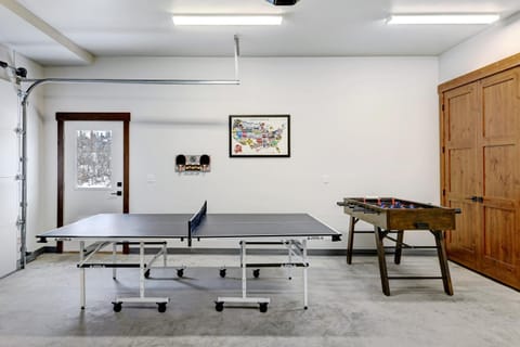 Game Room, Table tennis