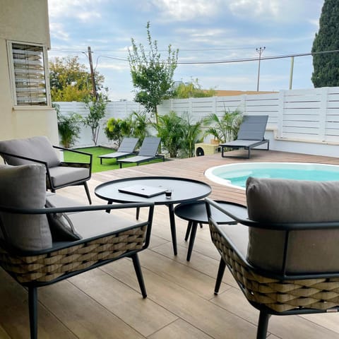 Balcony/Terrace, Pool view