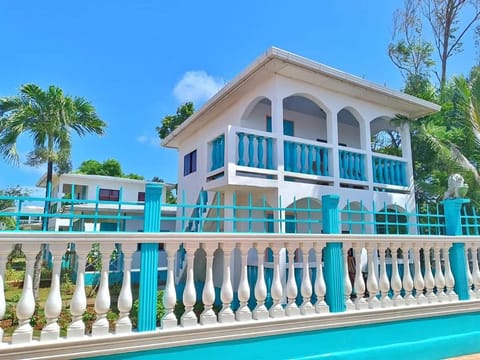 Los Delfines Hotel & Dive Center Hotel in South Caribbean Coast Autonomous Region