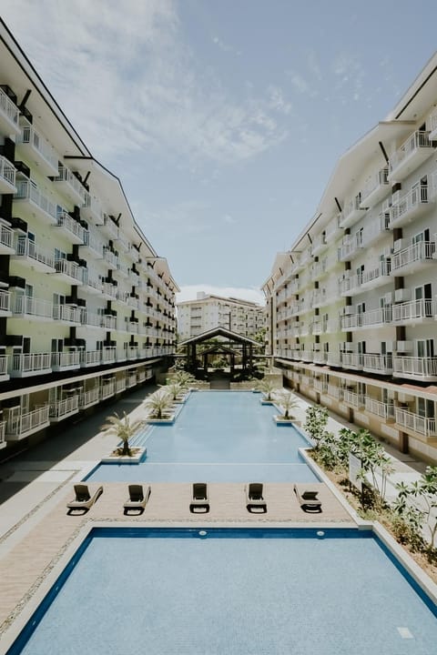 Amani Grand #332, Near Mactan Airport,Fast WIFI, Netflix & Pool Apartment in Lapu-Lapu City