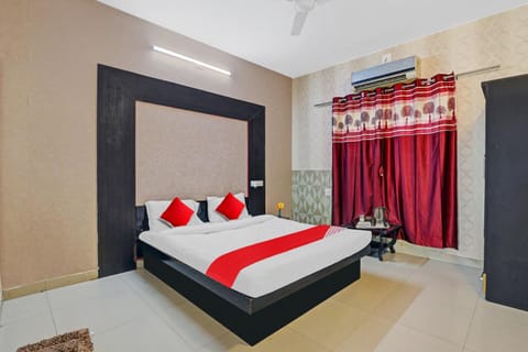 OYO Hotel Sargam Hotel in Ahmedabad