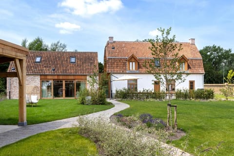 Property building, Day, Garden, Garden view