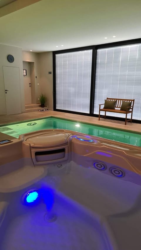 Hot Tub, Pool view