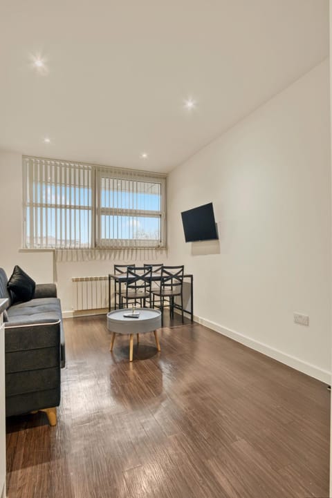 Modern 1 Bed by Heathrow Airport Condominio in Sipson