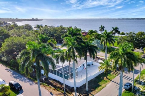 Paradise By The River-Hottub/Pool-Near Beaches House in Bradenton