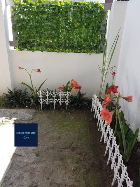 Stellka cheerful 2BR townhouse near the beach and city Bed and Breakfast in Nasugbu