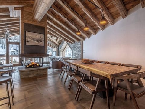 Chalet de luxe avec piscine, sauna, hammam, cinéma et salle de jeu - FR-1-694-3 Chalet in Val dIsere