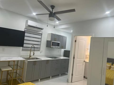 Stunning Deluxe Studio Apartment in Hialeah