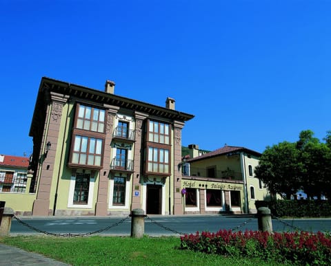 Property building, Facade/entrance